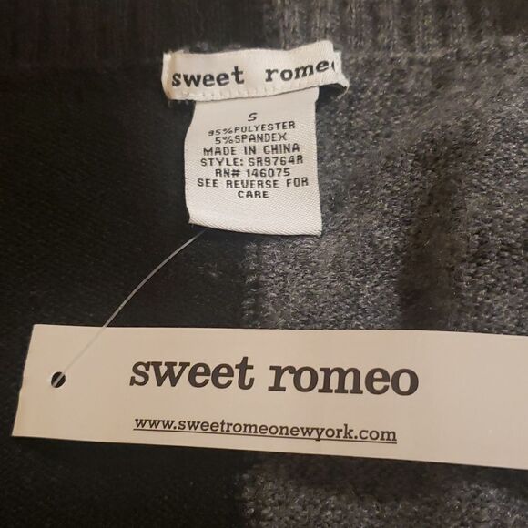 NWTvSweet Romeo Womens Black and Charcoal V-Neck‎ Cozy L/S Sweater Size Small - Picture 3 of 4